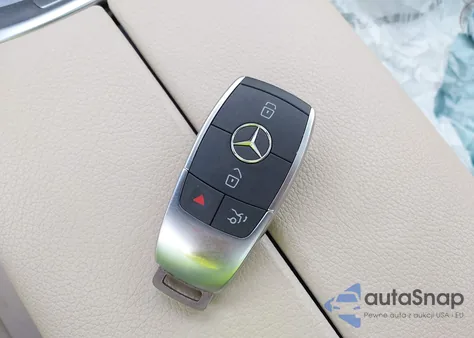 2022 Mercedes-Benz Glc 300 4Matic Suv z USA, uszkodzony, nr VIN W1N0G8EB6NG100227